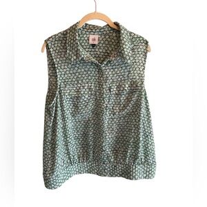 NWOT CAbi Style 5910 Green Sleeveless Top in Size M